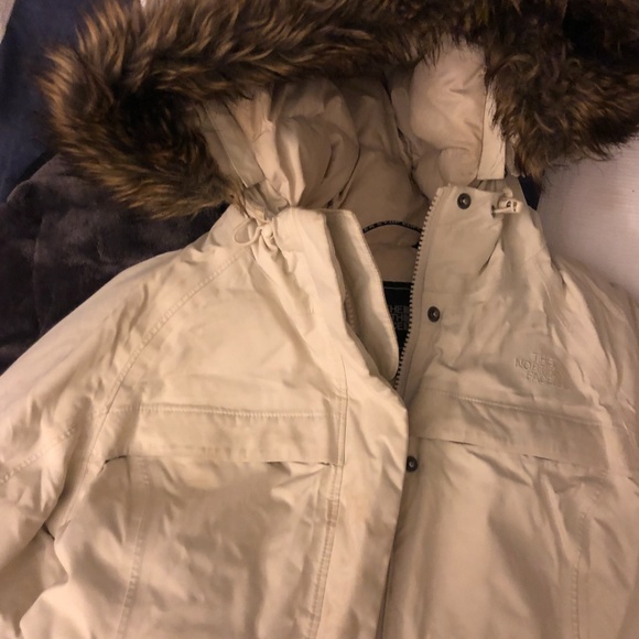 LIKE NEW White Northface - Picture 2 of 6